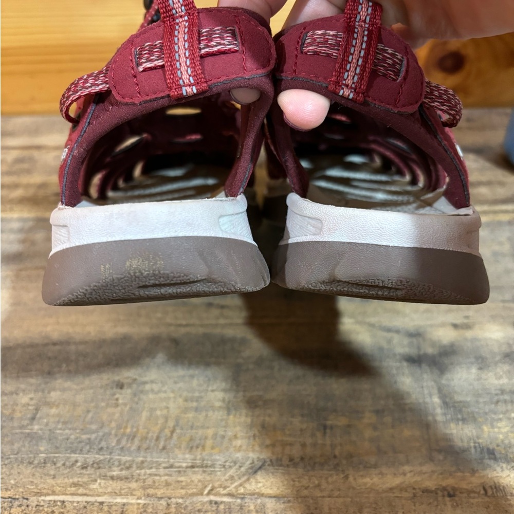 KEEN Whisper Sandals - Picture 8 of 10